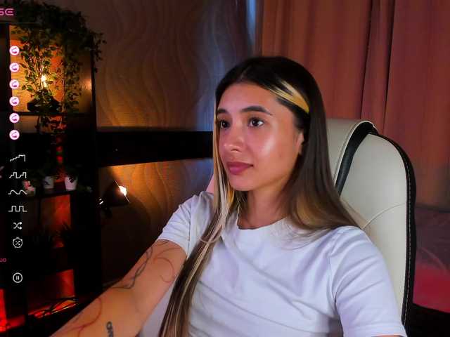 DarlaBelle chat room