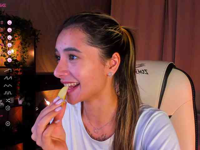 DarlaBelle webcam