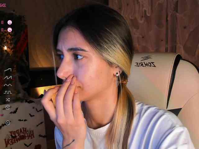 DarlaBelle webcam