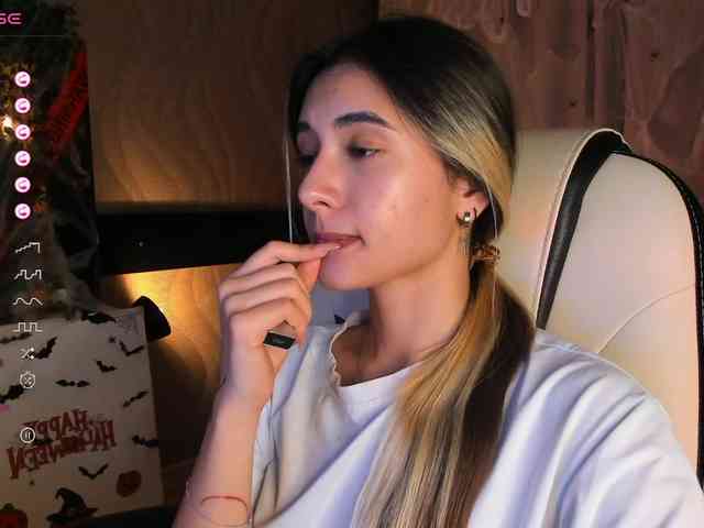 DarlaBelle webcam