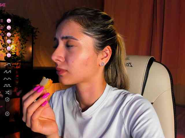 DarlaBelle webcam
