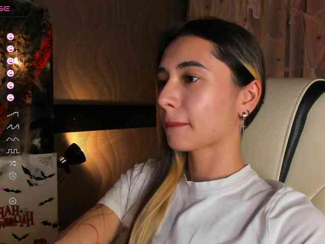 DarlaBelle webcam