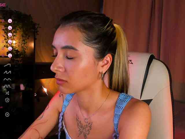 DarlaBelle webcam