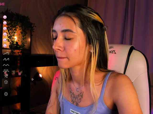 DarlaBelle webcam