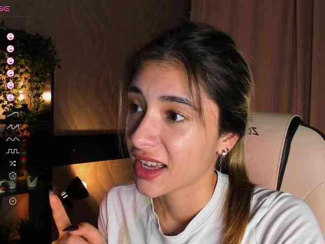 cam chat room DarlaBelle