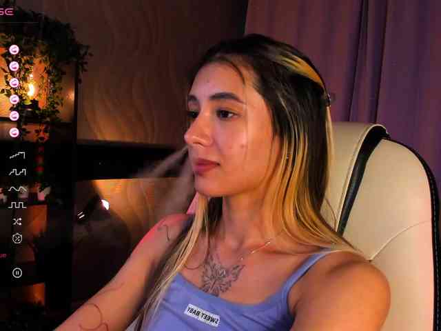 DarlaBelle webcam