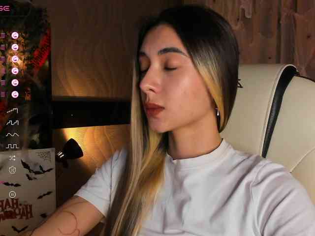 DarlaBelle webcam