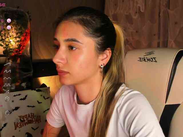 DarlaBelle webcam