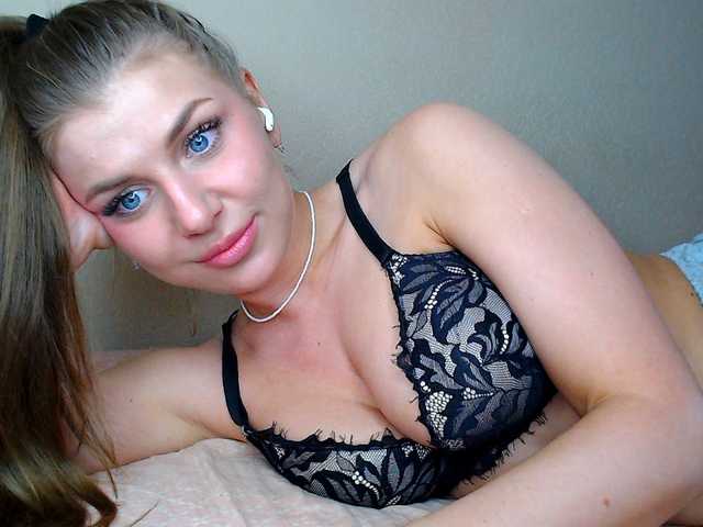aliceTurner21's BongaCams show and profile