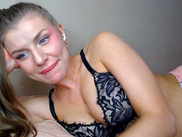 aliceTurner21's BongaCams show and profile