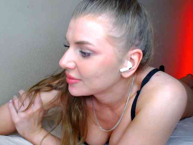 aliceTurner21 Live Webcam on BongaCams