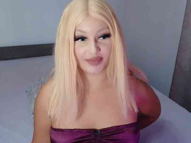 Rosebelle1 Live Webcam on BongaCams