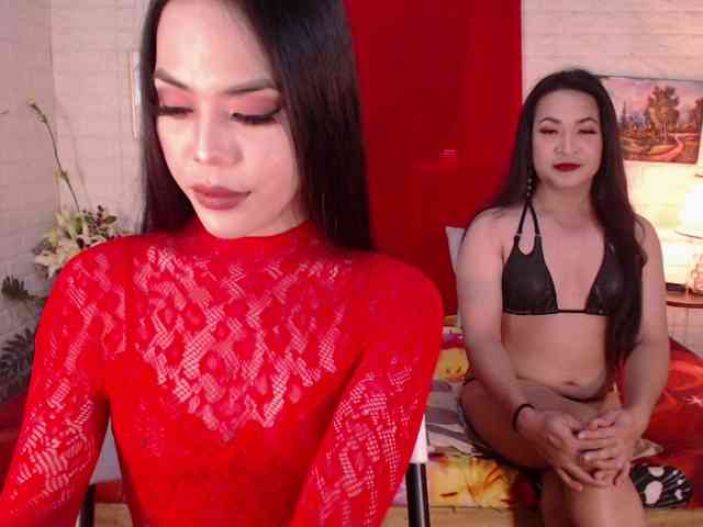 2hotwildts Live Webcam on BongaCams