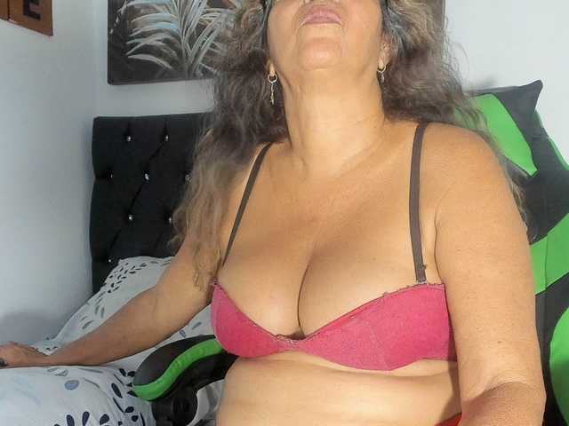 rousse-sexyandhot's BongaCams show and profile