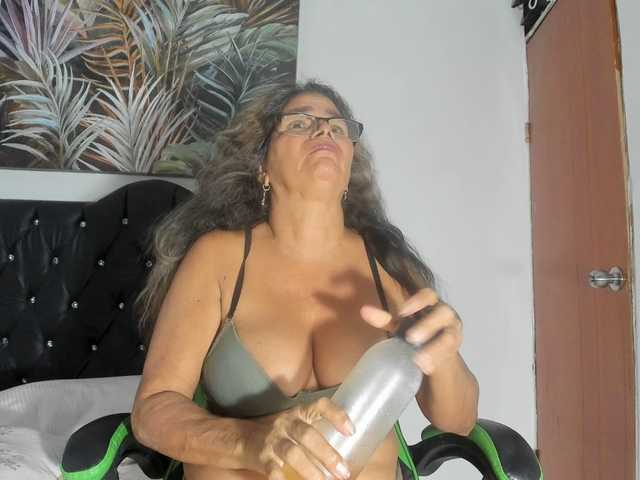 rousse-sexyandhot's BongaCams show and profile