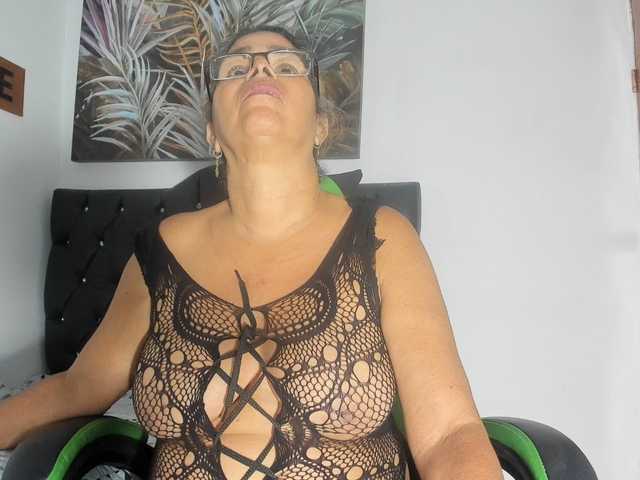 rousse-sexyandhot's BongaCams show and profile