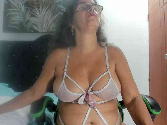 rousse-sexyandhot webcam