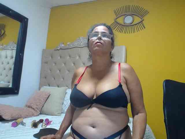 rousse-sexyandhot webcam