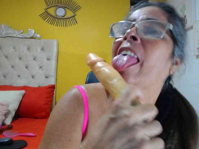 rousse-sexyandhot webcam