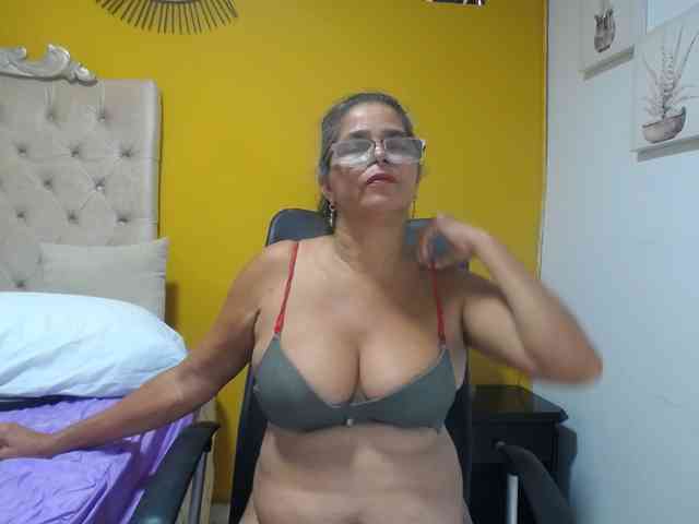 rousse-sexyandhot webcam
