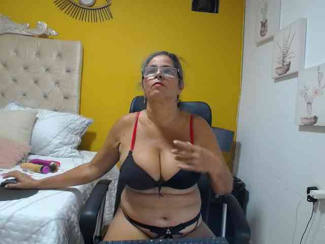 rousse-sexyandhot webcam