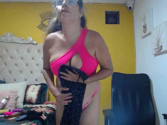 rousse-sexyandhot webcam