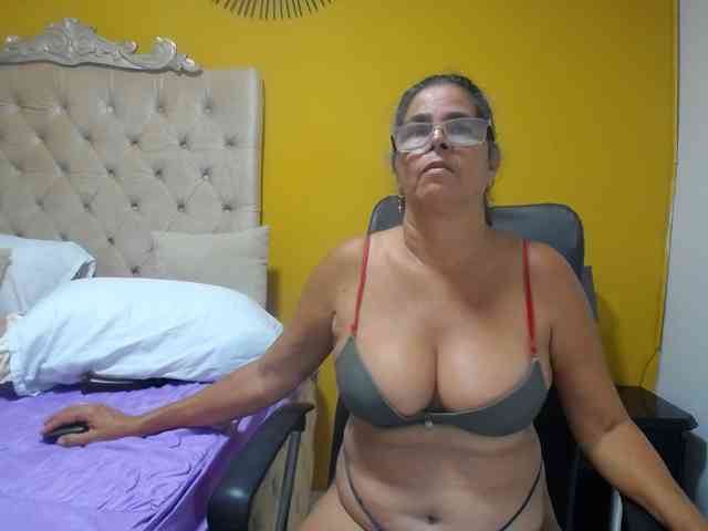 rousse-sexyandhot webcam