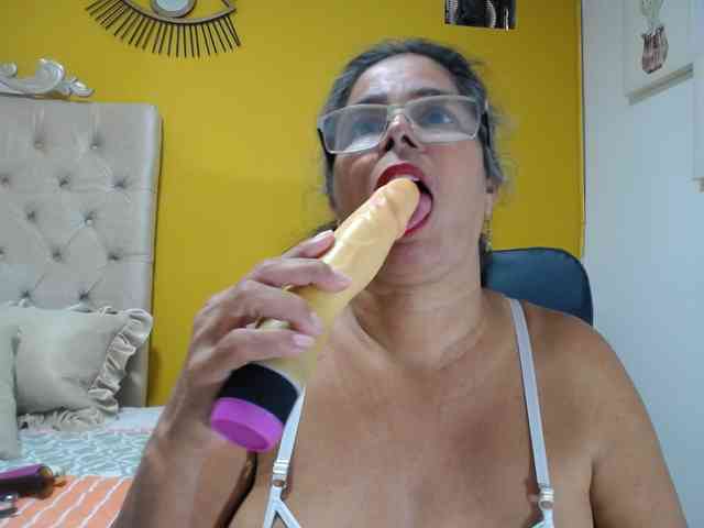 rousse-sexyandhot webcam