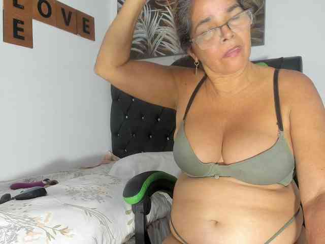 rousse-sexyandhot webcam