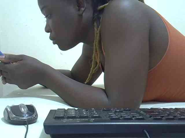 Ebonyliliana webcam
