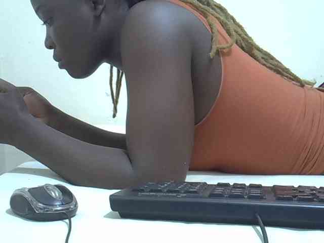 Ebonyliliana webcam