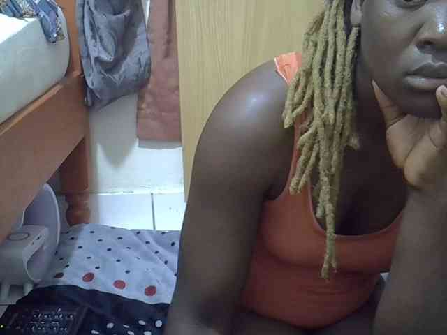 Ebonyliliana webcam