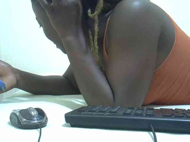 Ebonyliliana webcam