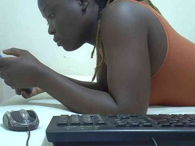 Ebonyliliana webcam