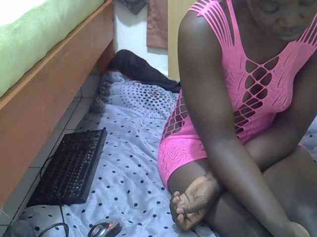 Ebonyliliana webcam