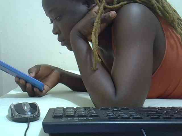 Ebonyliliana webcam