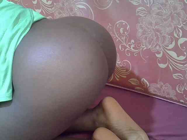 Ebonyliliana webcam