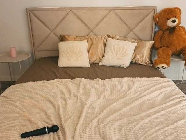 IceDanielles's BongaCams show and profile