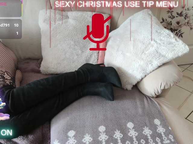 LISACAM2CAM's BongaCams show and profile