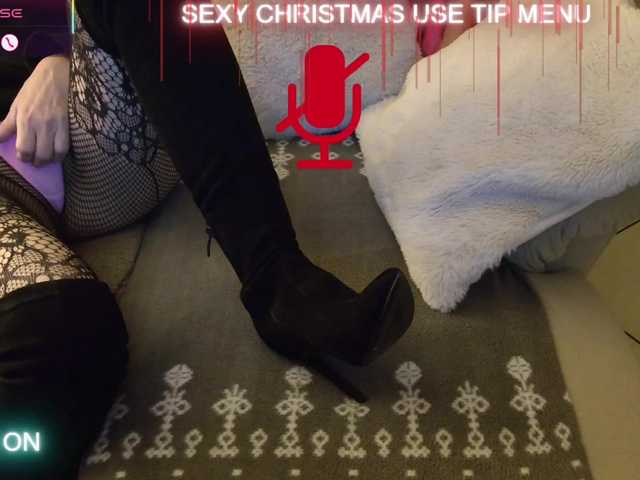 LISACAM2CAM's BongaCams show and profile