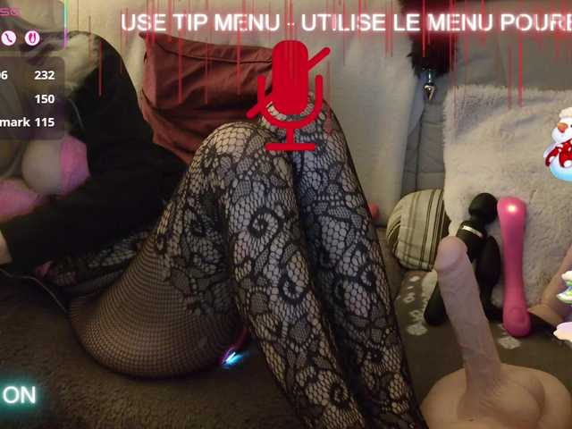 LISACAM2CAM's BongaCams show and profile