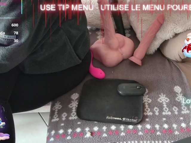 LISACAM2CAM's BongaCams show and profile