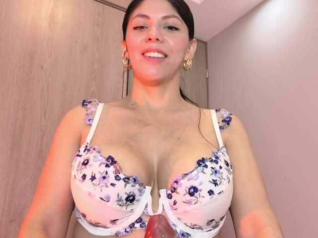 Cloesweety's BongaCams show and profile