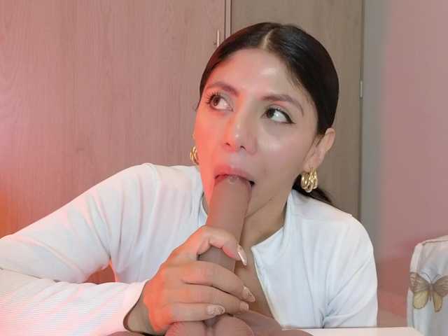 Cloesweety's BongaCams show and profile