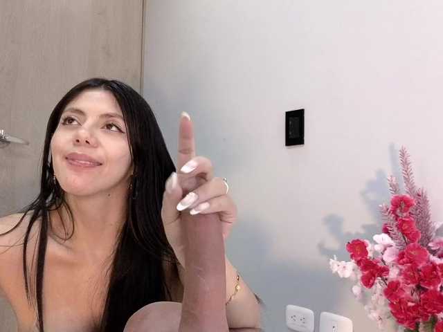 Cloesweety's BongaCams show and profile