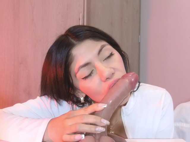 Cloesweety's BongaCams show and profile