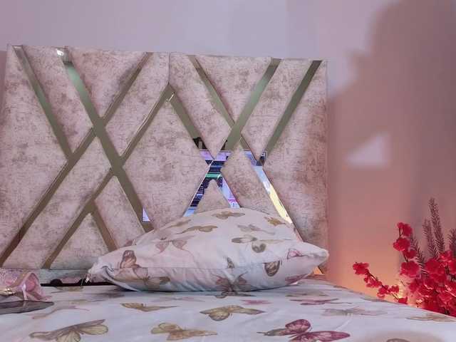 Cloesweety's BongaCams show and profile