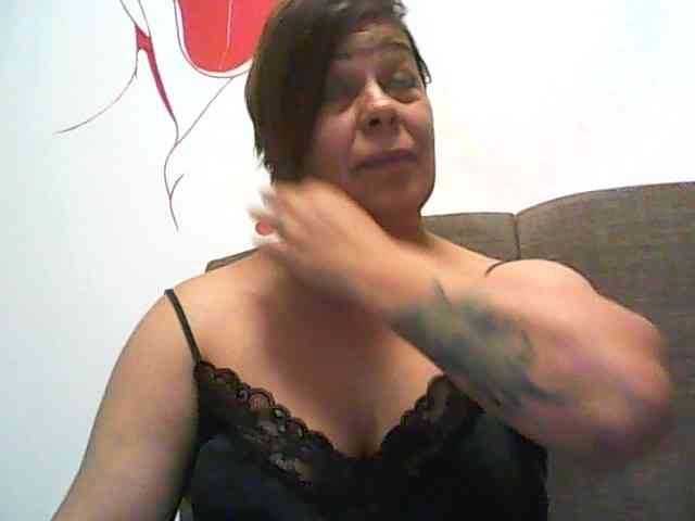 Tyara13 webcam