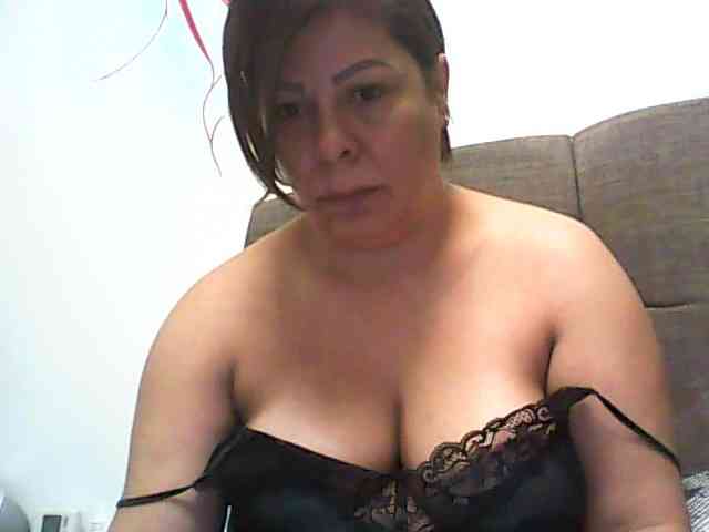 Tyara13 webcam