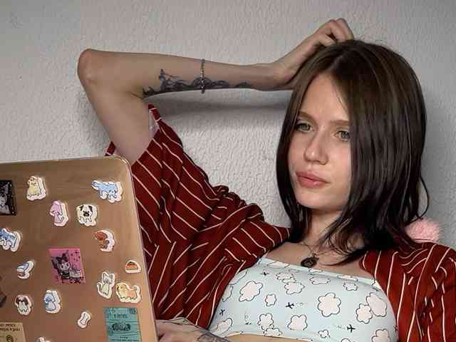 HeyZoe webcam